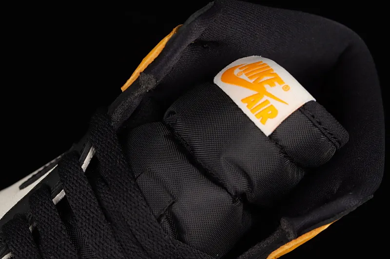 All categories Air Jordan Jordan series basketball shoes Air Jordan 1 High pure original version Air Jordan 1 Retro High OG AJ1 Joe 1 black and yellow toe 555088-711